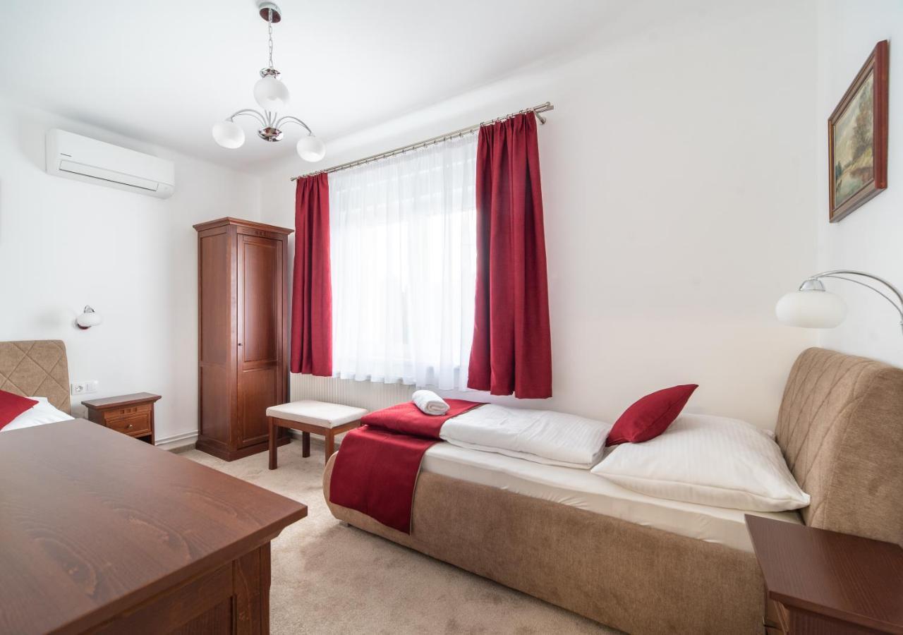 Topaz Apartmanhazak ケストヘイ エクステリア 写真
